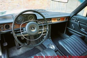 mb250ce-salon-blu.jpg