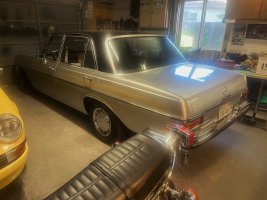 Емо-Бенц-в108-280сел4.5-нова боя.jpg