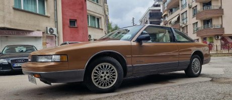 амер-Олдс Кътлас-1988-наПредно.jpg