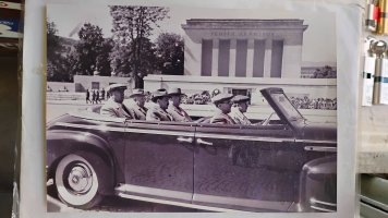 соц-ЗИС110кабрио-Червенков,Чанков,Микоян,Булгагин,Хрушчов-2.jpg