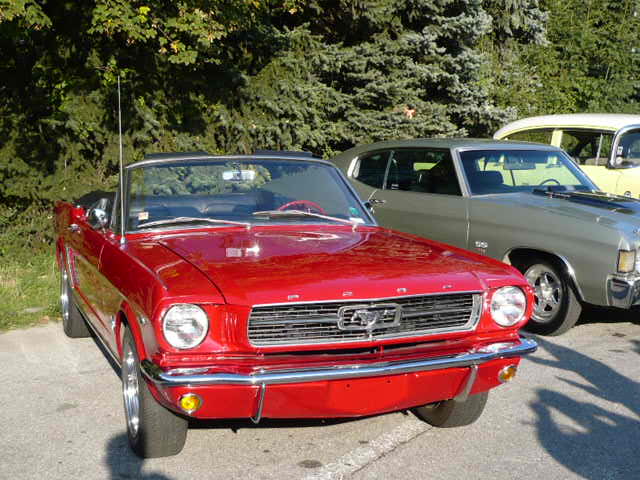 Mustang1965cabrioChevelleSS-fr.jpg