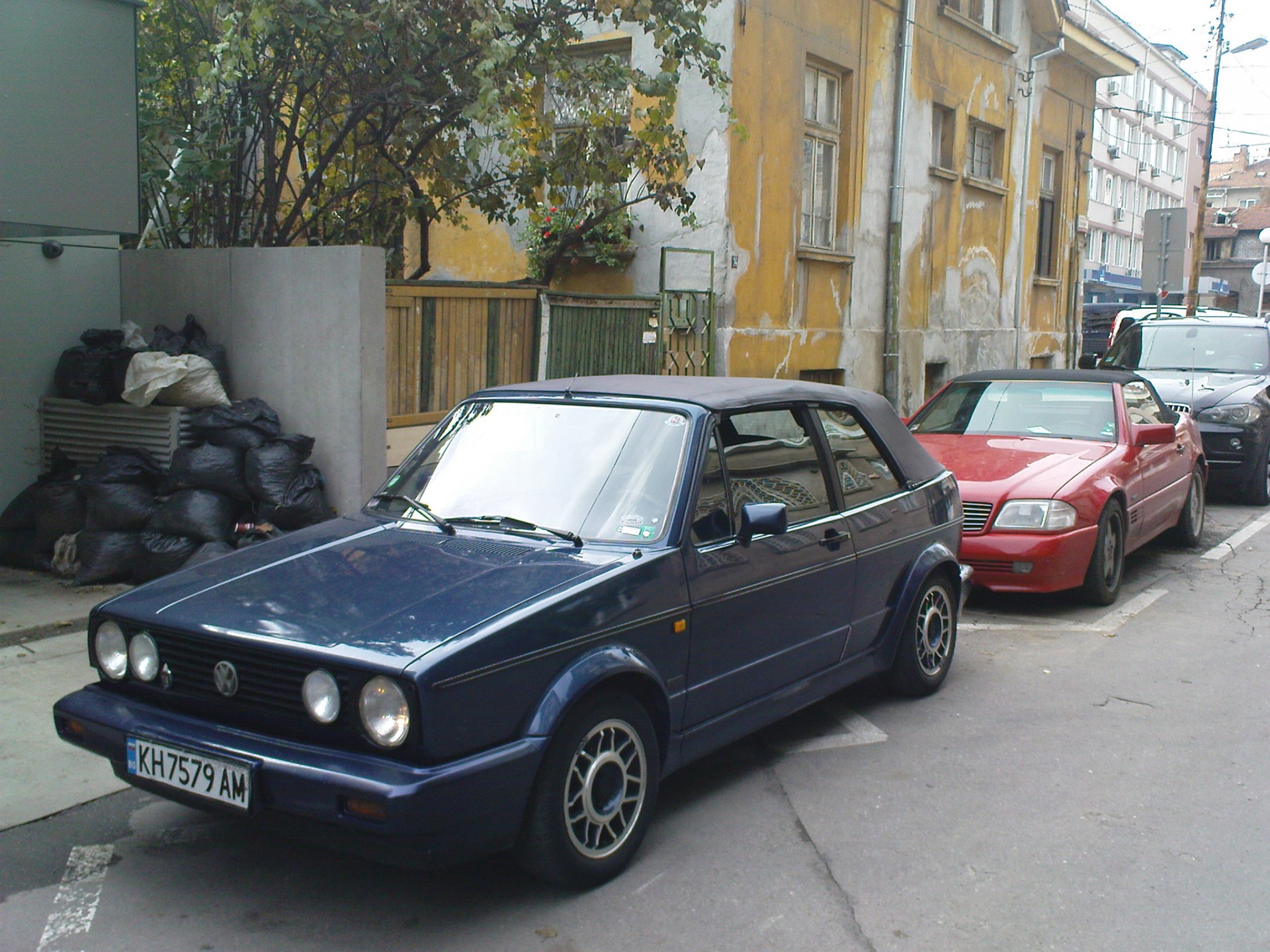 Golf1cabrio-closed-fr_side1965d.jpg