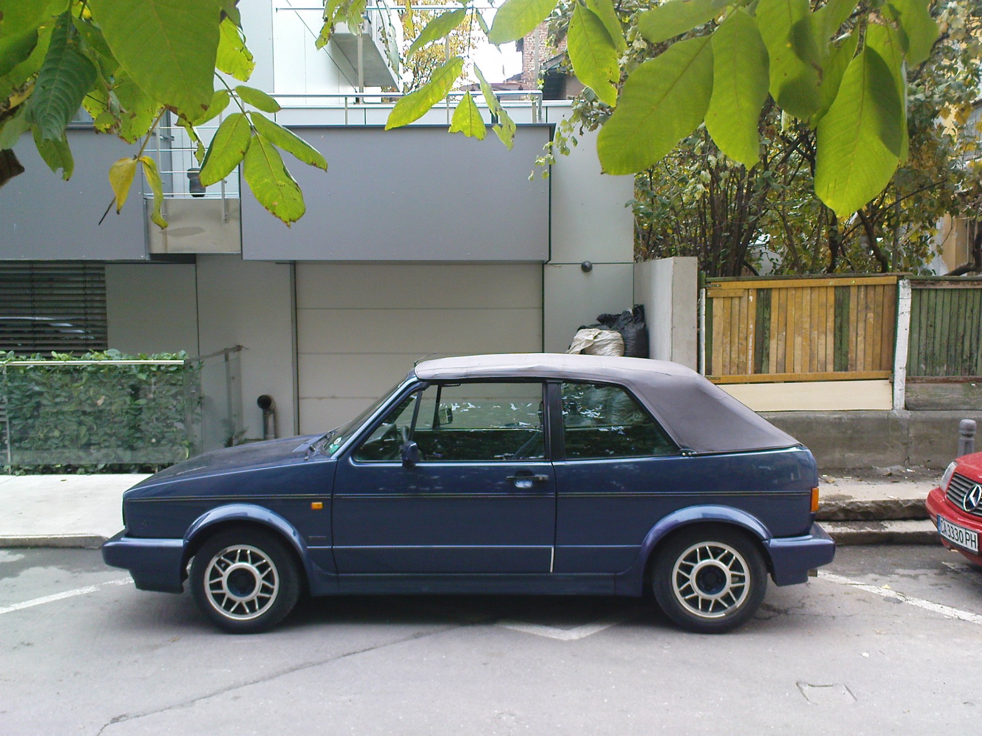 Golf1cabrio-closed_side1a2414.jpg