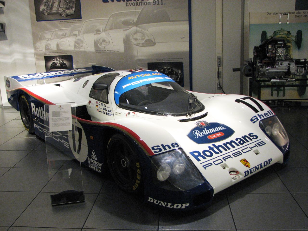 1987Rothmans_Porsche_962C_Chassis_006-24_Hours_of_Le_Mans_winner-Museumstand50fc6.jpg