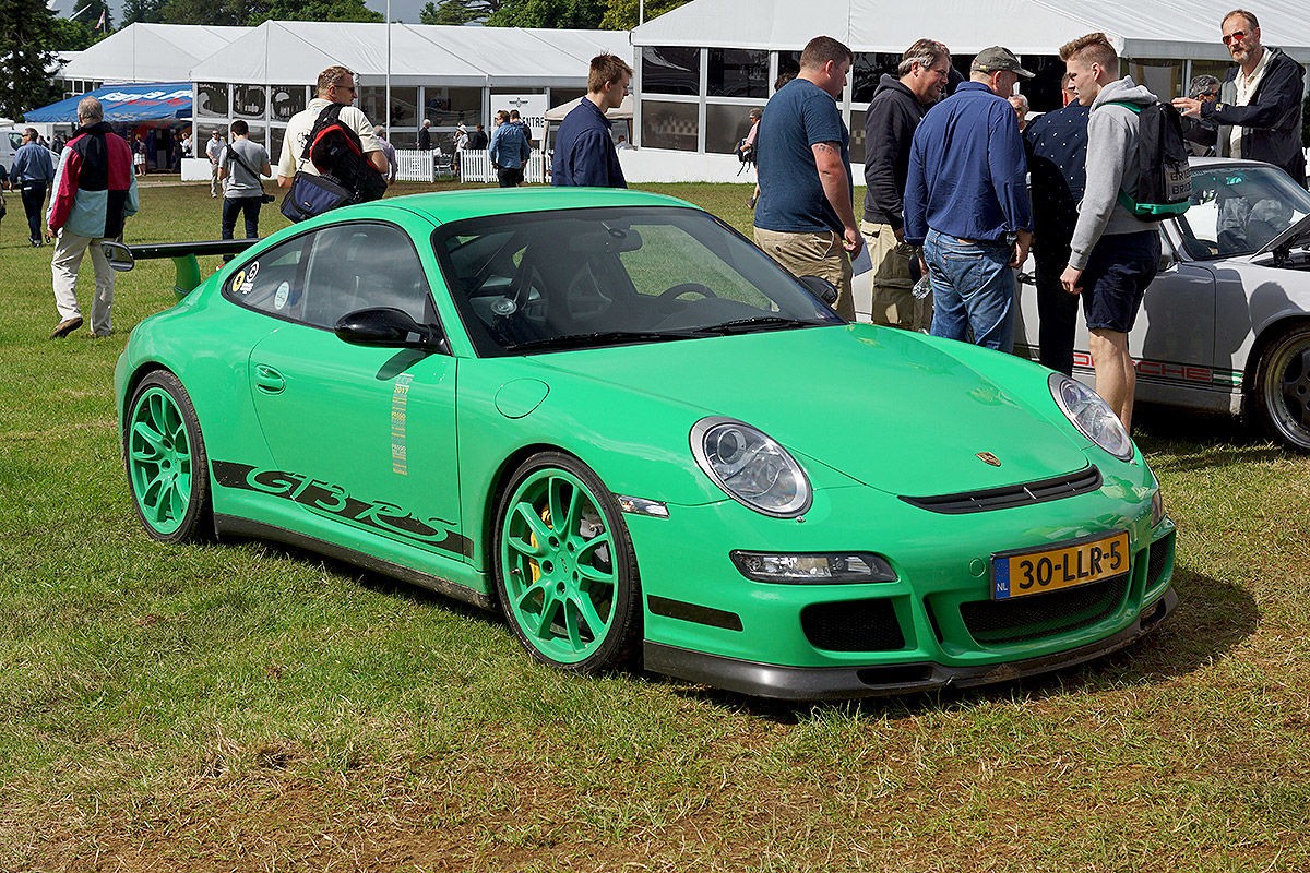 Farbenfrohe-Porsche-911-1200x800-205436d629bc139b6752607dd09afd78.jpg