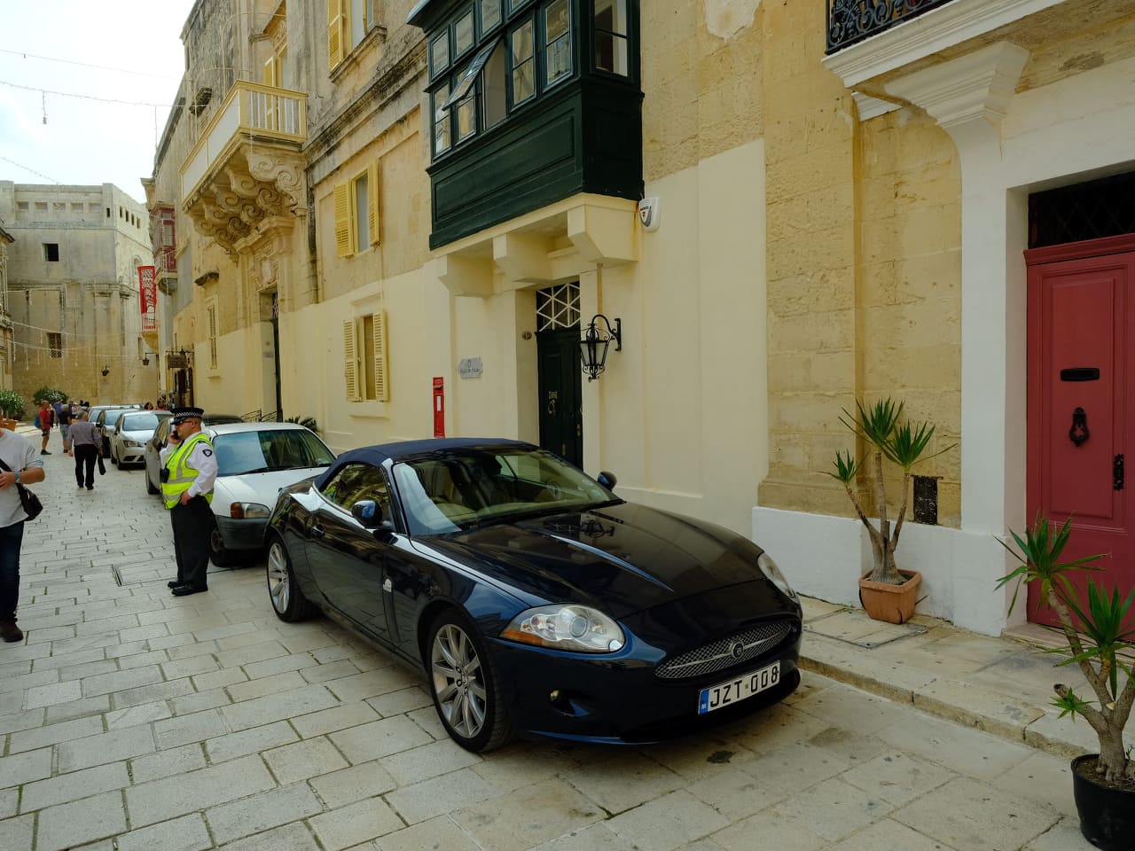 NE-MALTA-JagXK8-cabrio-Koleda2020e256d8ff0d529cc6.jpeg