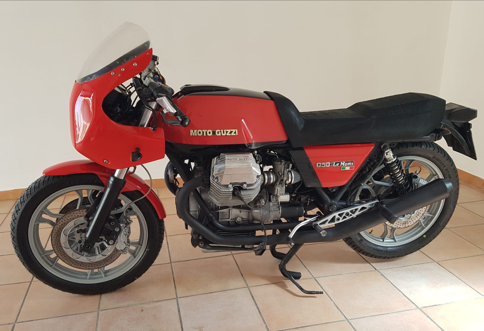 MOTOGUTI-VITORIO-19ec962f836eb881f.jpeg