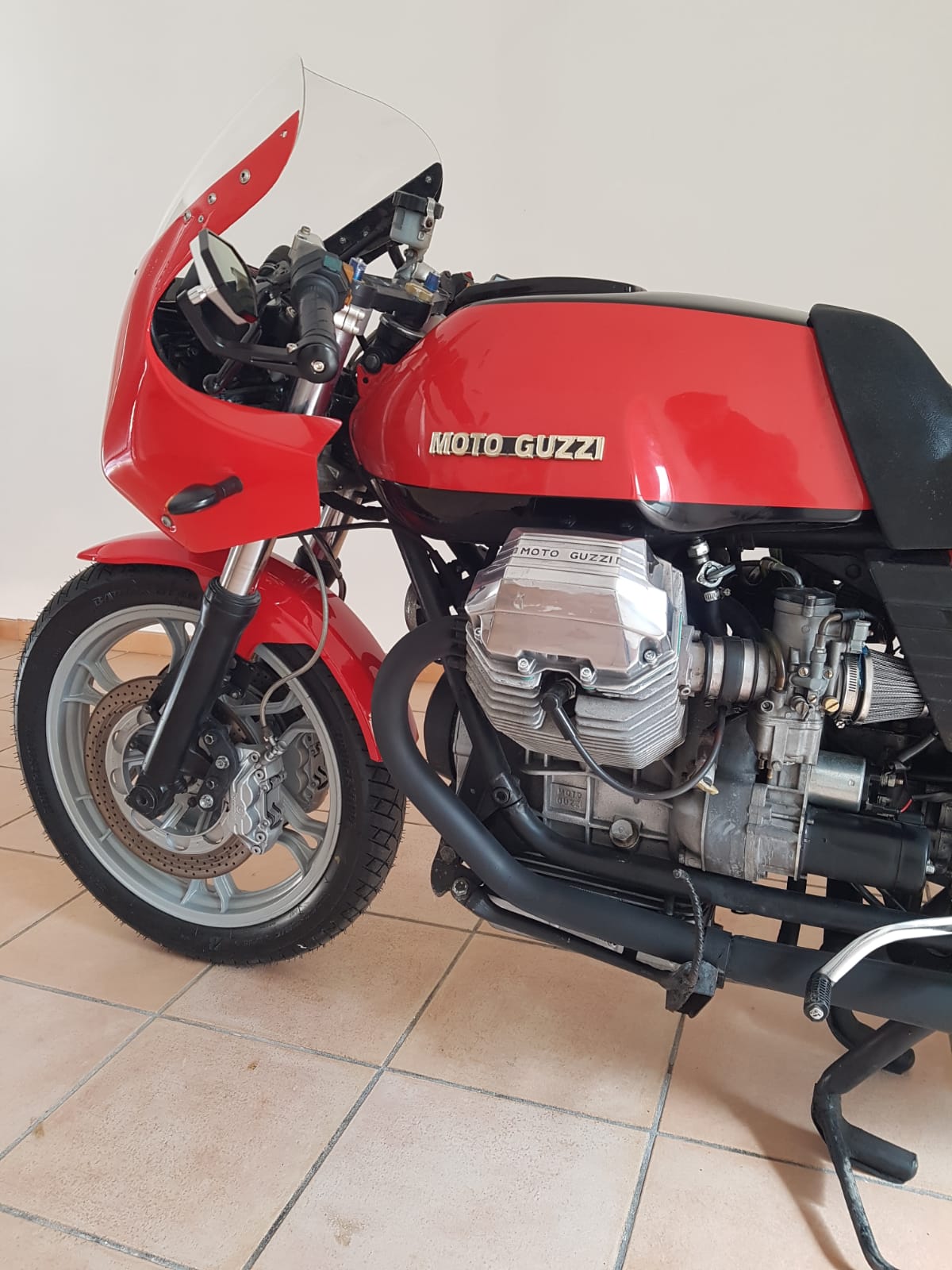 MOTOGUTI-VITORIO-3749807bb8e8ffd7d.jpeg